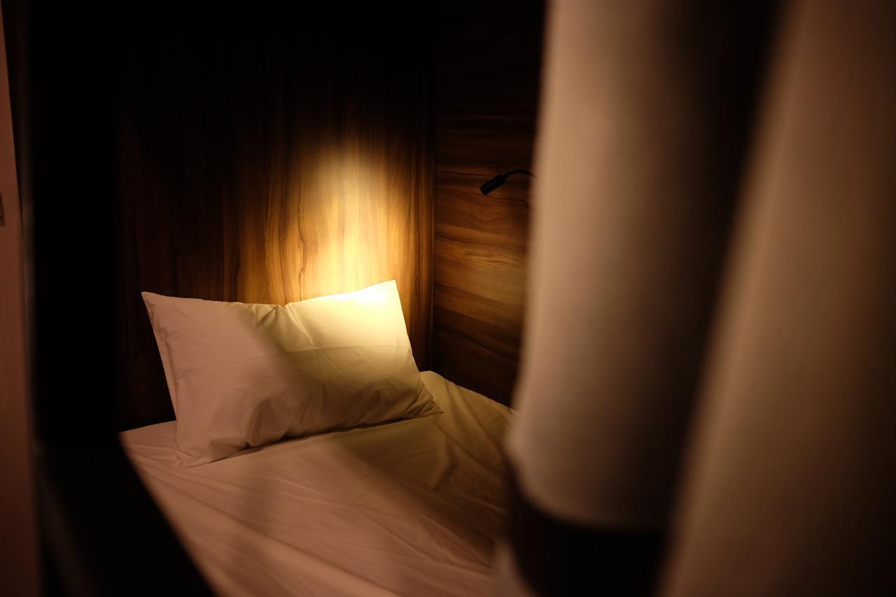 Hostel Urby Бангкок Экстерьер фото