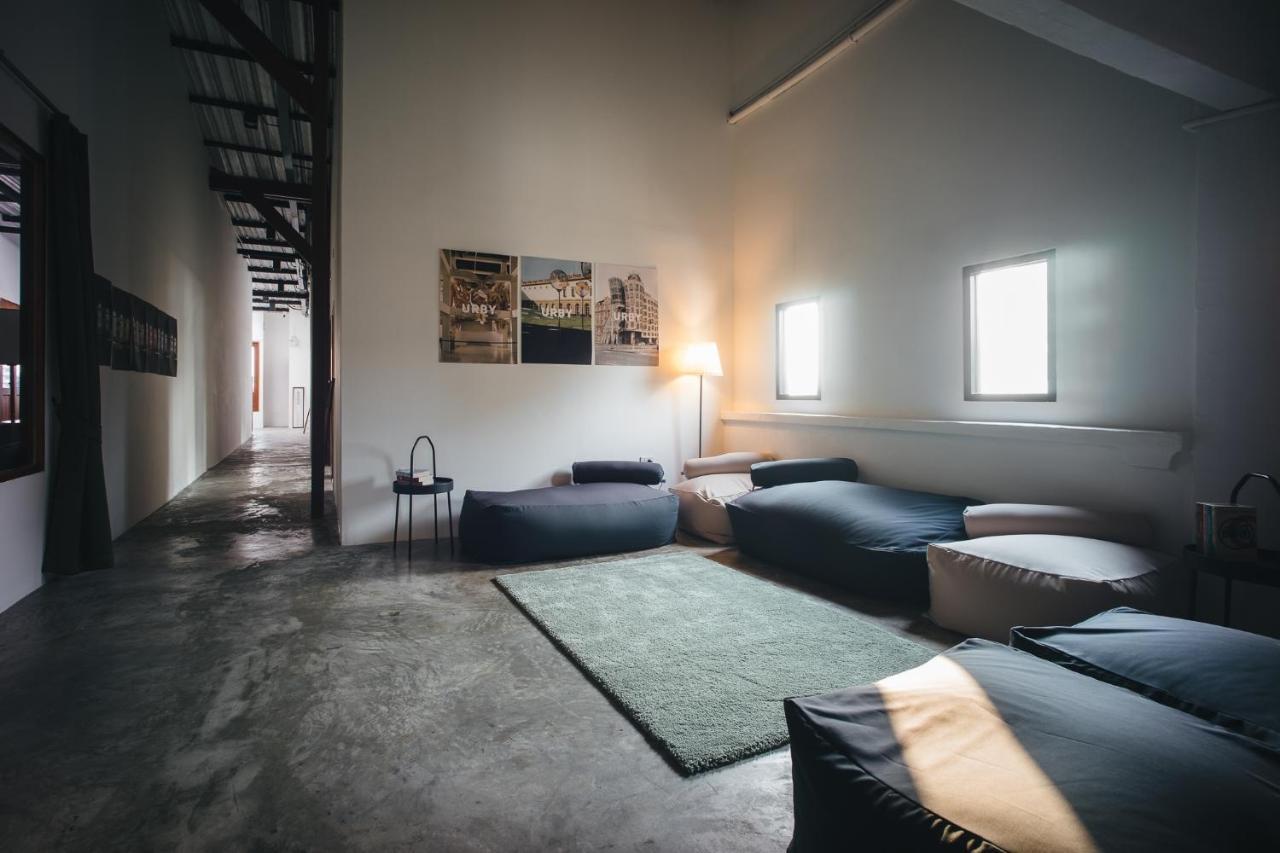 Hostel Urby Бангкок Экстерьер фото